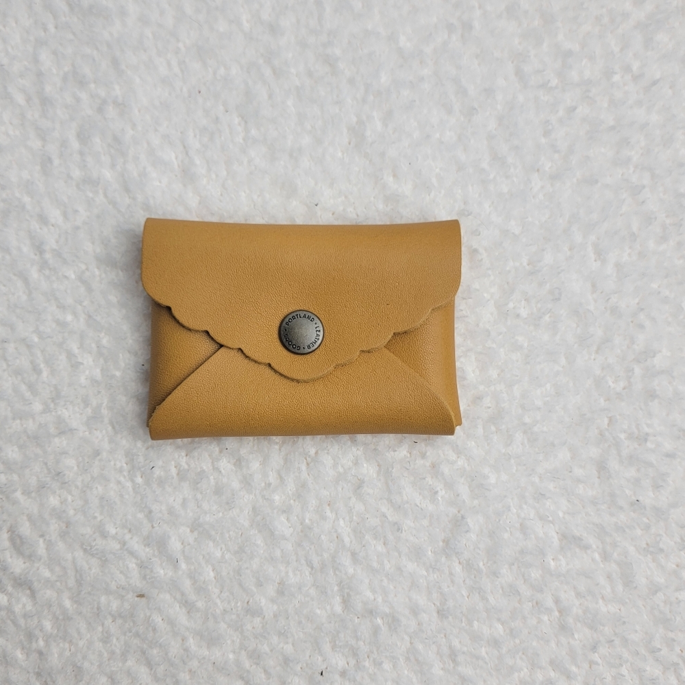 🦄 NEW PLG Mini Daisy Wallet - Sunflower